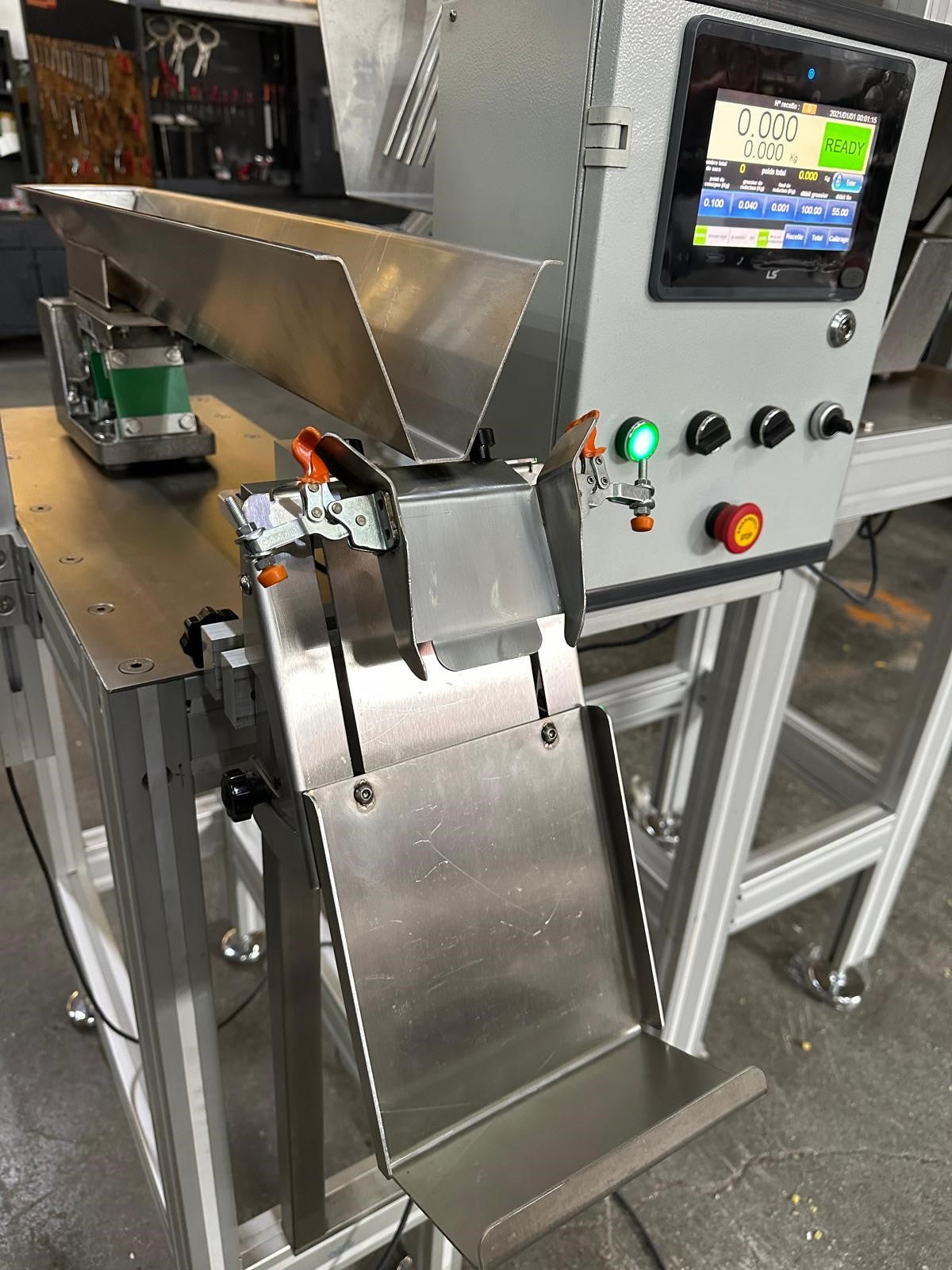 Linear Weigher – Vibratory Feed - Model V4V2